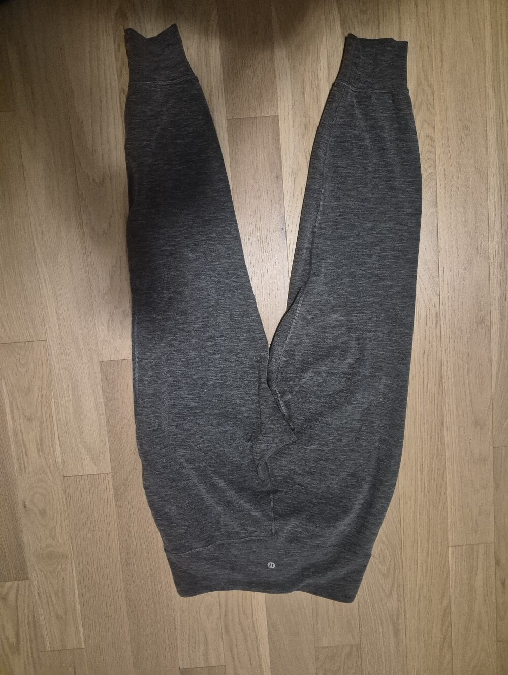 lululemon athletica Align Jogger 28" - Heathered Black - Picture 4 of 5